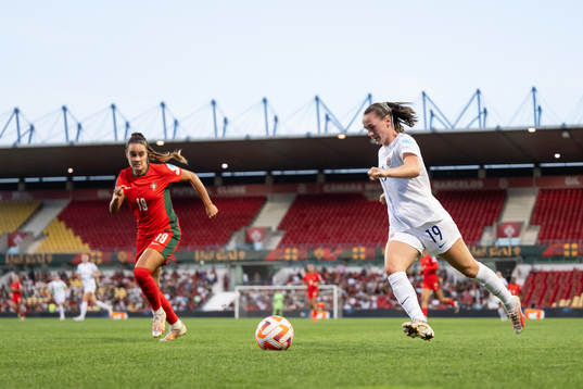 Diana Gomes of Portugal and Elisabeth Terland of Norway