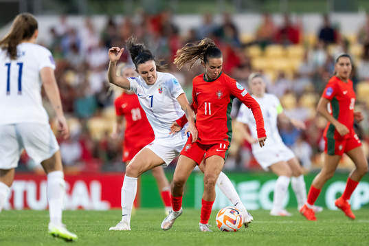 Ingrid Syrstad Engen of Norway and Tatiana Pinto of Portugal