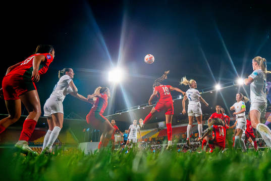Diana Gomes of Portugal and Guro Bergsvand of Norway