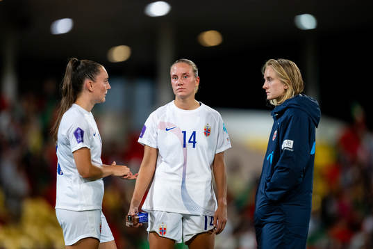 Vilde Bøe Risa, Lisa Naalsund and Amalie Eikeland of Norway