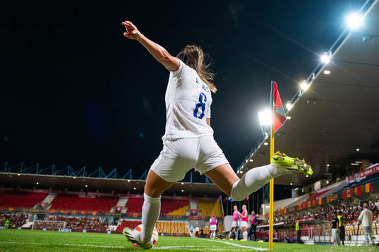 Vilde Bøe Risa of Norway takes a corner kick
