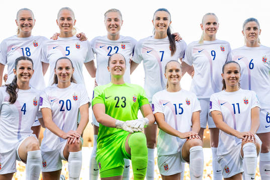 The starting eleven of Norway pose for a team photo
