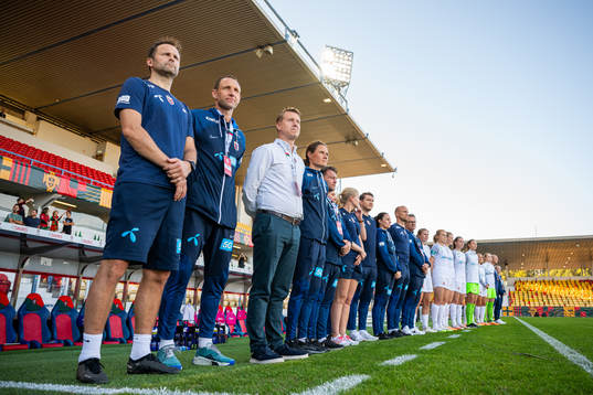 Jon Knudsen, goalkeeper coach, Terje Skjeldestad, assistant