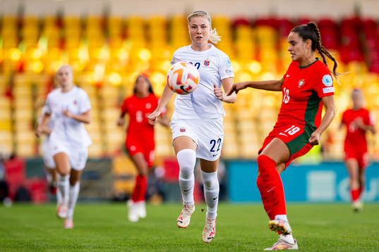 Sophie Román Haug of Norway and Diana Gomes of Portugal
