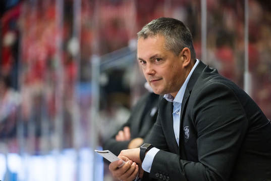 HV71s tränare Tomas Montén