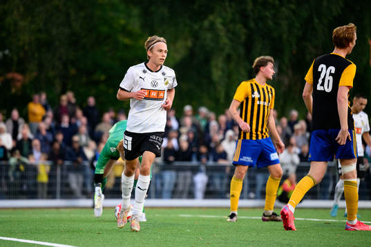 BK Häckens Pontus Dahbo jublar