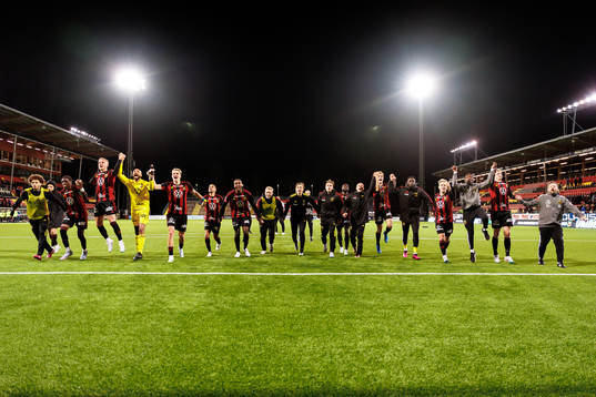 Östersunds spelare jublar