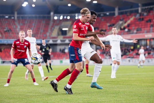 Östers Adam Herdonsson och Helsingborgs Bernardo Vilar
