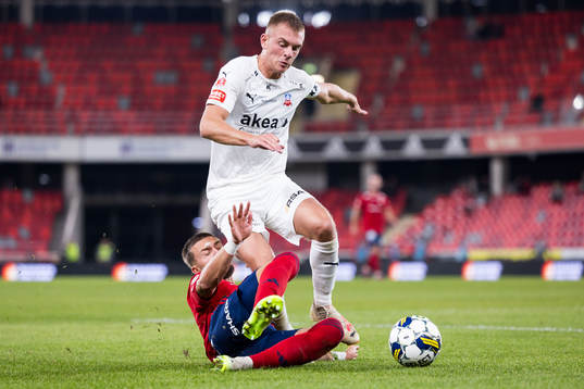 Östers Ivan Kricak och Helsingborgs Dennis Olsson