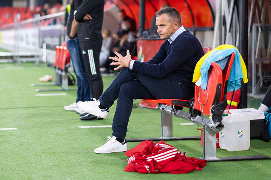 Östers tränare Srdjan Tufegdzic deppar före
