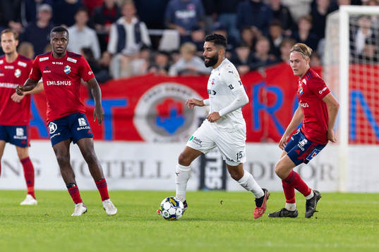 Helsingborgs Amin Al-Hamawi mellan Östers Manasse Kusu och