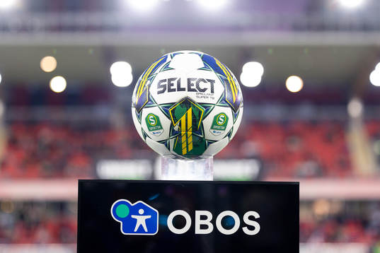 Matchboll före fotbollsmatchen i Superettan mellan Öster