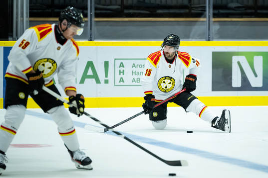 Brynäs Karlis Cukste och Simon Bertilsson
