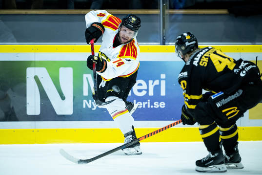 Brynäs Chad Billins och Västerås Isak Skedung