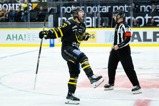 Västerås Erik Flood jublar