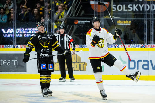 Brynäs Miks Indrasis jublar och Västerås Hannes Hellberg