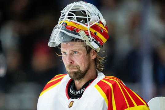 Brynäs målvakt Anders Lindbäck deppar