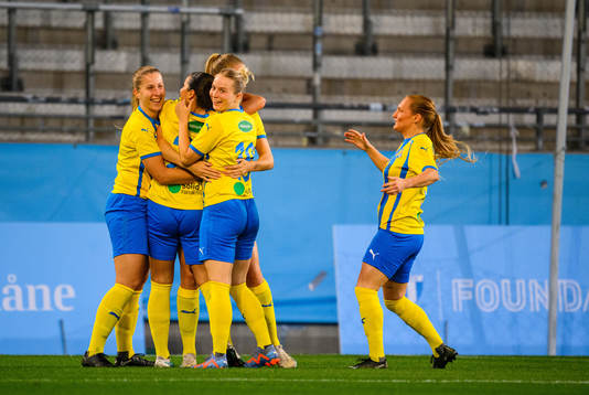 Eskilsminnes Ellen Loncar jublar