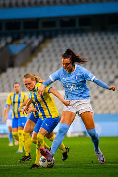Malmö FFs Malin Gunnarsson och Eskilsminnes Alma Bertilsson