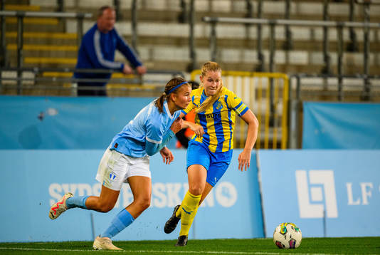 Eskilsminnes Maja Nilsson och Malmö FFs Thelma Welin