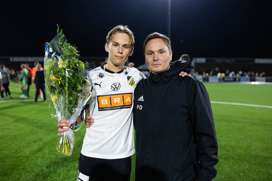 BK Häckens Edward Chilufya och Jonsereds IFs assisterande