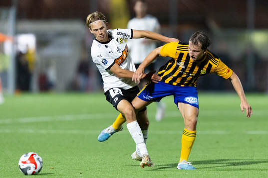 BK Häckens Pontus Dahbo och Jonsereds IFs Linus Carestam