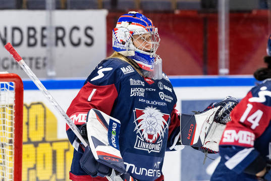 Linköpings målvakt Ebba Svensson Träff på uppvärmningen
