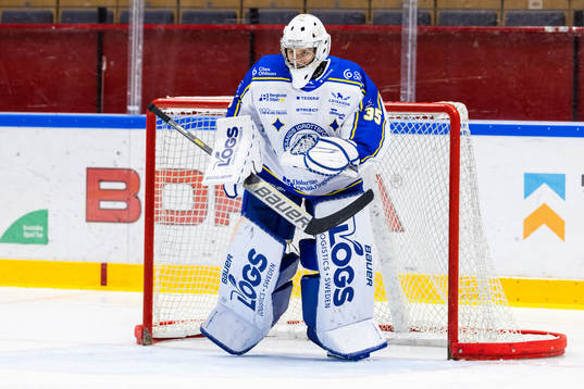 Leksands målvakt Emma Polusny på uppvärmningen