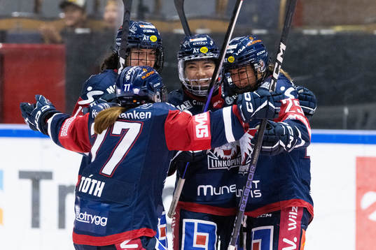 Linköpings Kristyna Patkova jublar med lagkamrater