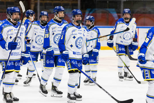 Leksands Nathalie Lidman deppar med lagkamrater