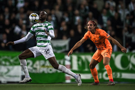 Västerås SKs Frederic Nsabiyumva och AFC Eskilstunas