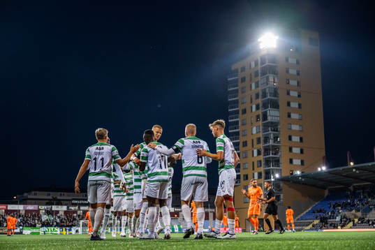Västerås SKs Ibrahim Yalatif Diabaté jublar med