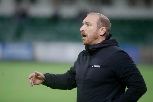 Gefles tränare Mikael Bengtsson reagerar