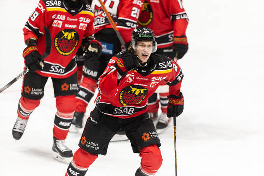 Luleås Oskari Laaksonen jublar
