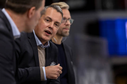 HV71s tränare Tomas Montén