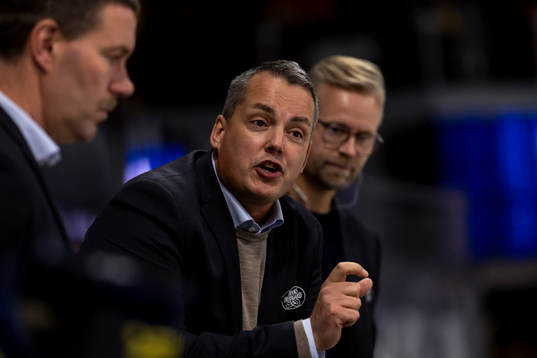 HV71s tränare Tomas Montén