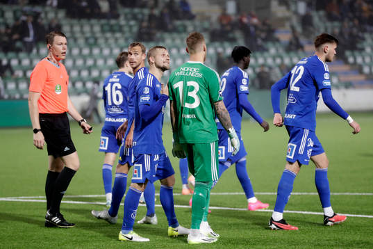 GIF Sundsvalls Erik Andersson och Gefles målvakt Robin