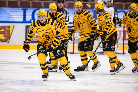 Skellefteås Axel Sandin-Pellikka jublar