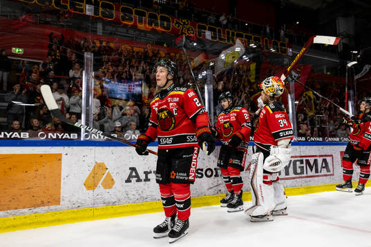 Luleås Erik Gustafsson jublar