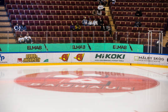 Tekningscirkel innan ishockeymatchen i SHL mellan Leksand