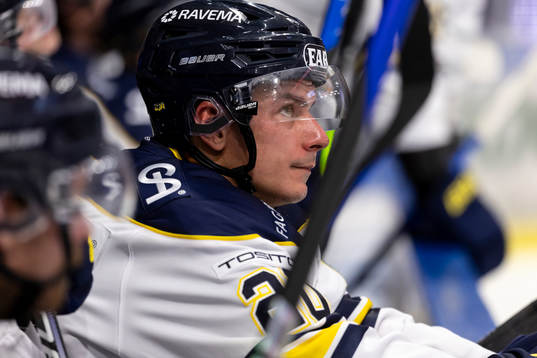 HV71s André Petersson deppar