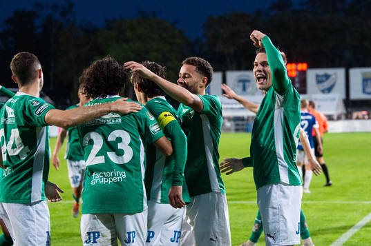 Jönköpings Södras Taylor Silverholt jublar med