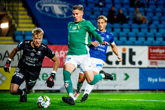 Jönköpings Södras Taylor Silverholt på väg att göra