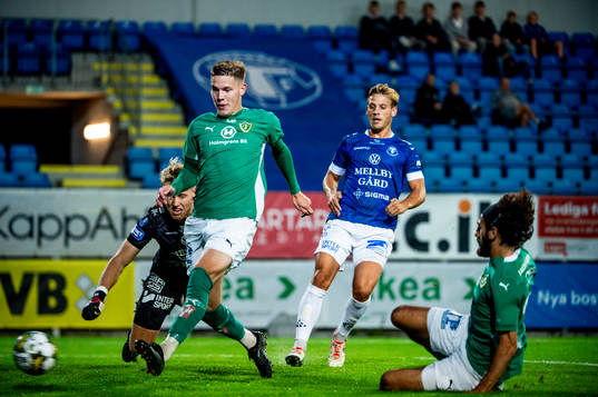 Jönköpings Södras Taylor Silverholt på väg att göra