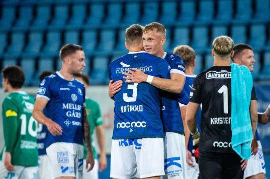 Trelleborgs Mikko Viitikko och Liam Olausson jublar
