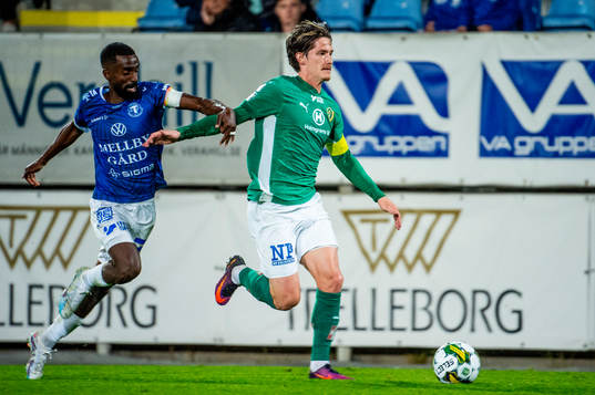 Jönköpings Södras Robin Book mot Trelleborgs Mohammed