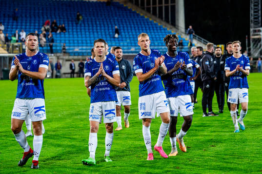 Trelleborgs Liam Olausson jublar med lagkamraterna