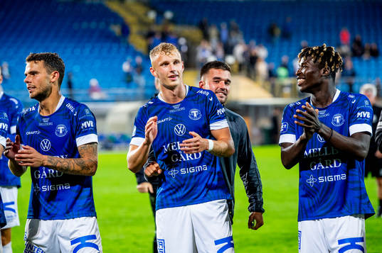 Trelleborgs Liam Olausson jublar med lagkamraterna