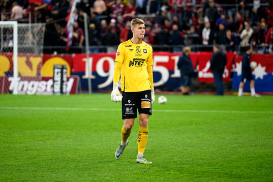 Örgrytes målvakt Mathias Nilsson deppar