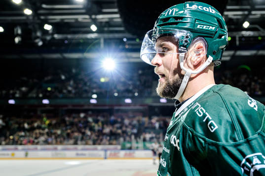 Färjestads Henrik Björklund jublar